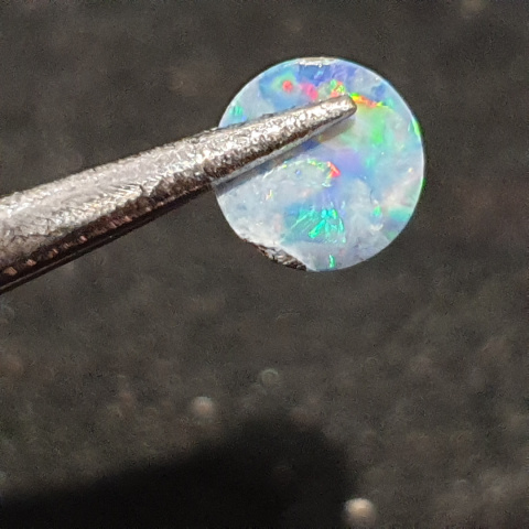 Opal australijski doublet fi 6 mm nr 41