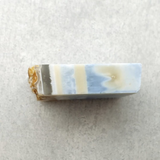 Opal niebieski ciety surowy 24x22 mm nr 132