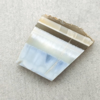 Opal niebieski ciety surowy 24x23 mm nr 139