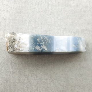 Opal niebieski ciety surowy 33x16 mm nr 144