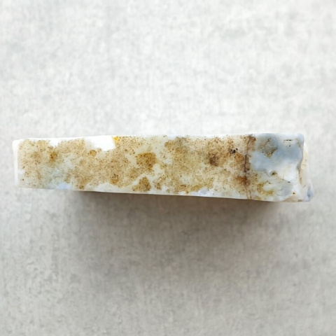 Opal niebieski ciety surowy 33x28 mm nr 134