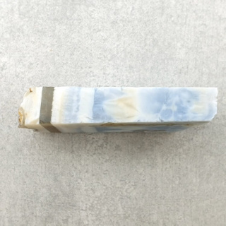 Opal niebieski ciety surowy 36x16 mm nr 133