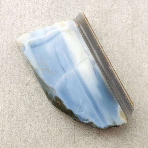 Opal niebieski ciety surowy 37x21 mm nr 110