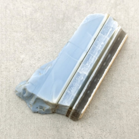 Opal niebieski ciety surowy 39x22 mm nr 143