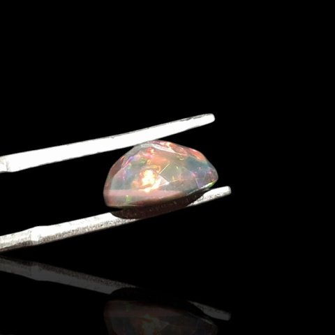 Czarny opal etiopski fasetowany 10x8 mm nr 661