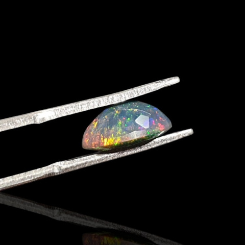 Czarny opal etiopski fasetowany 11x7 mm nr 651