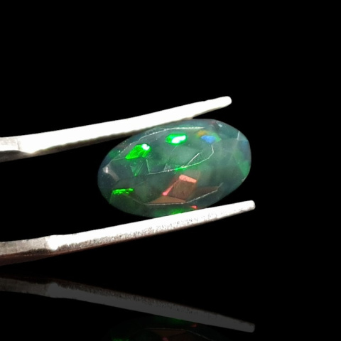 Czarny opal etiopski fasetowany 13x7 mm nr 622