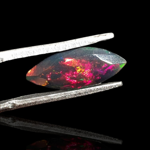 Czarny opal etiopski fasetowany 15x6 mm nr 619