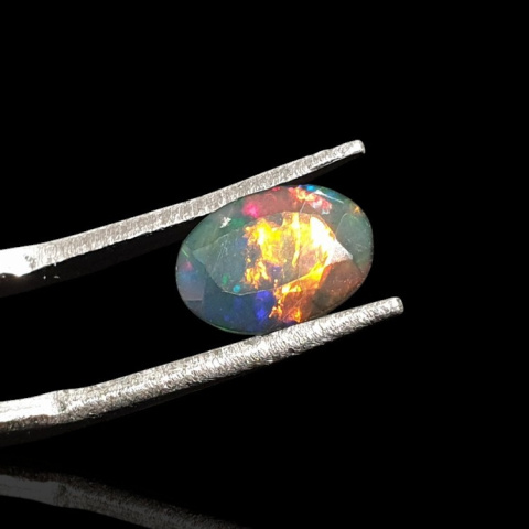 Czarny opal etiopski fasetowany 9x6 mm nr 698