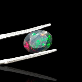 Czarny opal etiopski fasetowany 9x7 mm nr 677