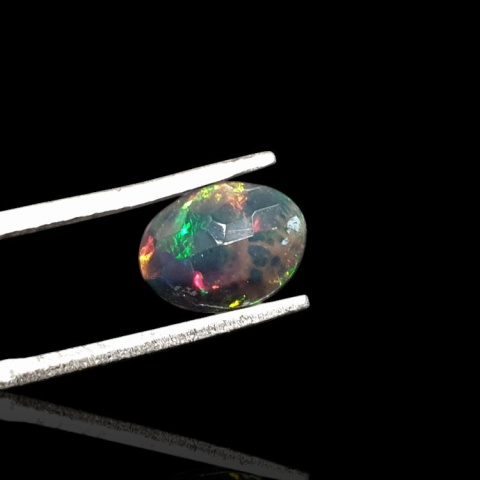 Czarny opal etiopski fasetowany 9x7 mm nr 692