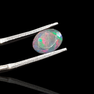 Czarny opal etiopski fasetowany 9x7 mm nr 695