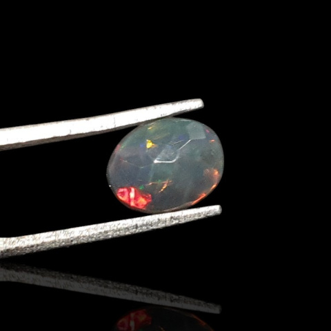 Czarny opal etiopski fasetowany 9x7 mm nr 696