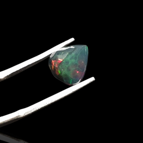 Czarny opal etiopski fasetowany 9x8 mm nr 688