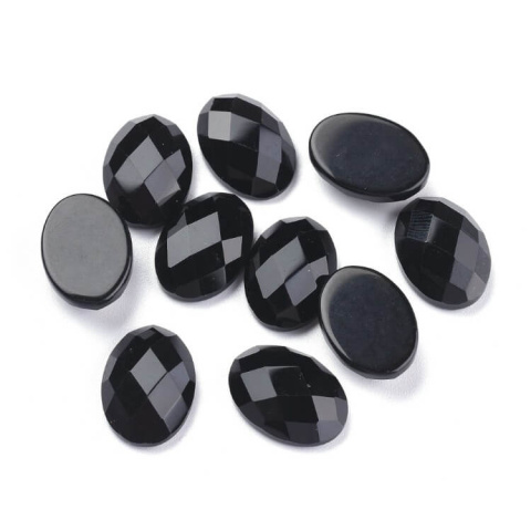 Onyks czarny agat kaboszon fasetowany 18x13 mm 1 szt Onyks czarny agat kaboszon fasetowany 18x13 mm 1 szt