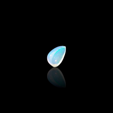 Opal z Etiopii kaboszon 8x5 mm nr 767