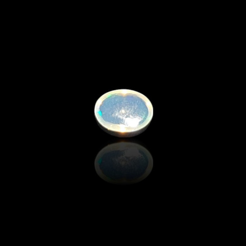 Opal z Etiopii kaboszon 8x6 mm nr 741