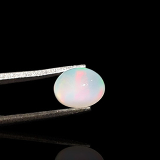 Opal z Etiopii kaboszon 8x6 mm nr 749