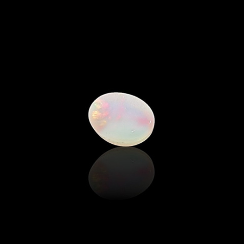 Opal z Etiopii kaboszon 8x6 mm nr 749