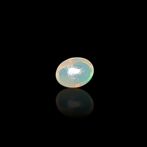 Opal z Etiopii kaboszon 8x6 mm nr 751