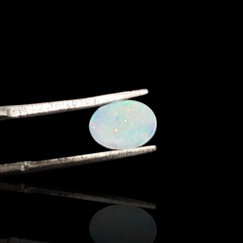 Opal z Etiopii kaboszon 8x6 mm nr 752