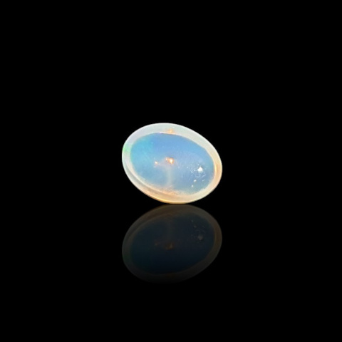 Opal z Etiopii kaboszon 8x6 mm nr 753