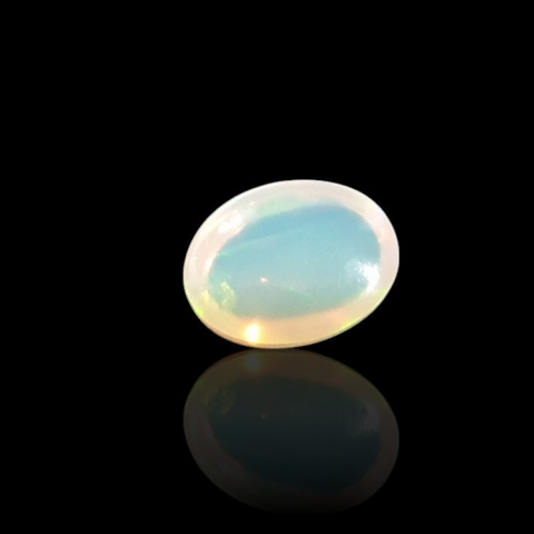 Opal z Etiopii kaboszon 9x7 mm nr 716