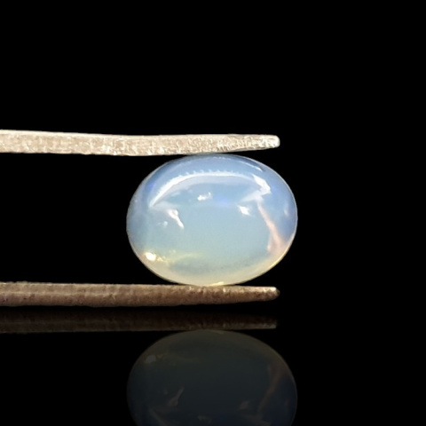 Opal z Etiopii kaboszon 9x7 mm nr 718