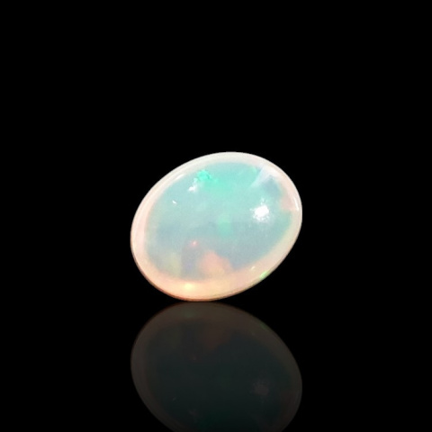 Opal z Etiopii kaboszon 9x7 mm nr 721