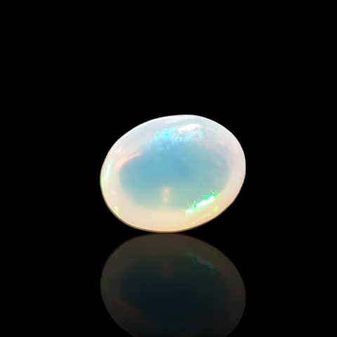 Opal z Etiopii kaboszon 9x7 mm nr 722