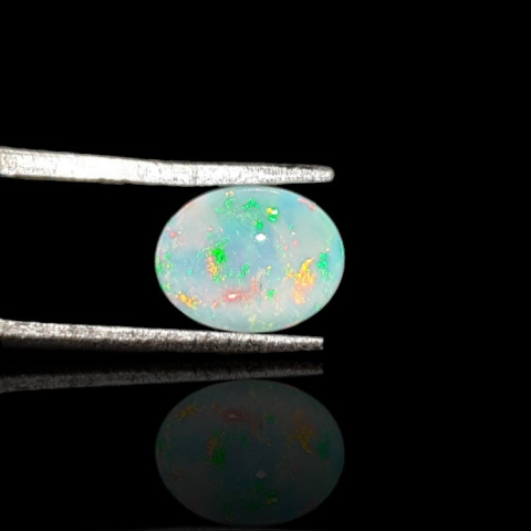 Opal z Etiopii kaboszon 9x7 mm nr 724