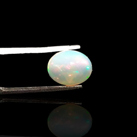 Opal z Etiopii kaboszon 9x7 mm nr 726