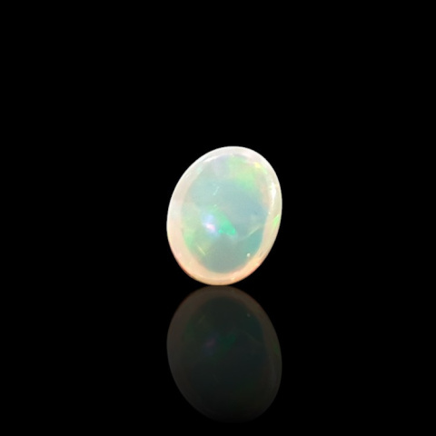 Opal z Etiopii kaboszon 9x7 mm nr 728