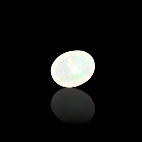 Opal z Etiopii kaboszon 9x7 mm nr 733