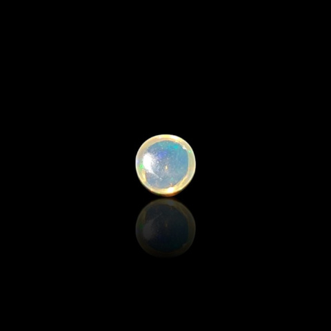 Opal z Etiopii kaboszon fi 6 mm nr 822