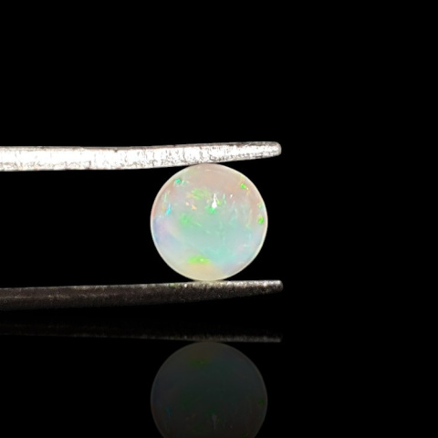 Opal z Etiopii kaboszon fi 6 mm nr 835