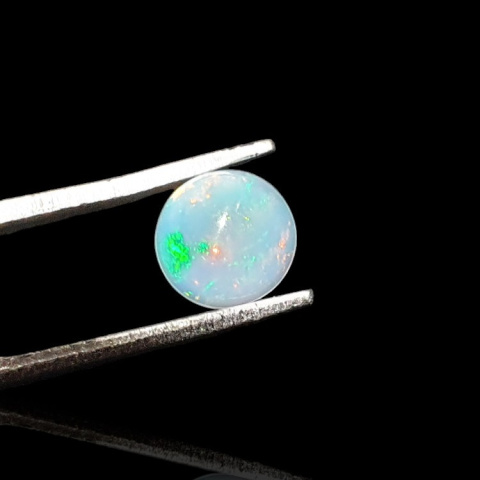 Opal z Etiopii kaboszon fi 7 mm nr 798