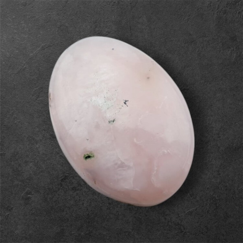 Opal różowy kaboszon 26x19 mm nr 93