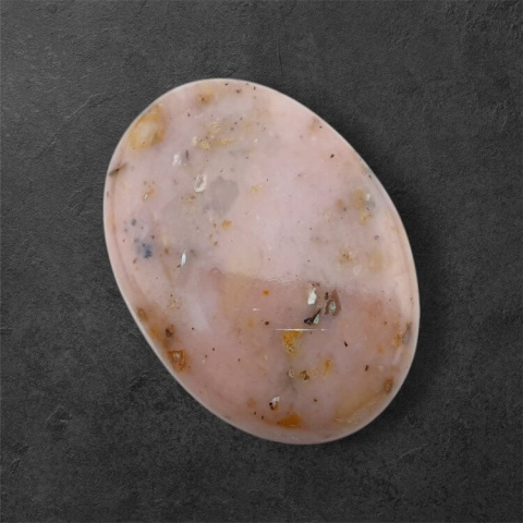 Opal różowy kaboszon 30x22 mm nr 112