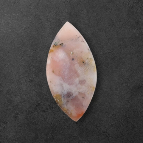 Opal różowy kaboszon 32x16 mm nr 59