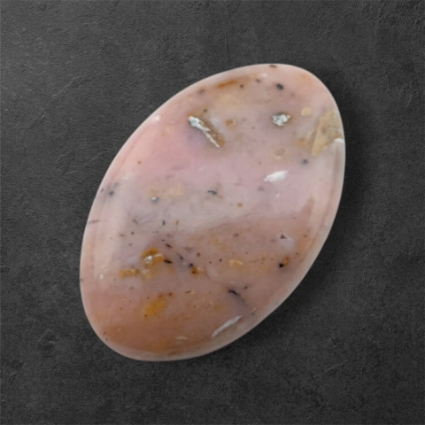 Opal różowy kaboszon 32x21 mm nr 109