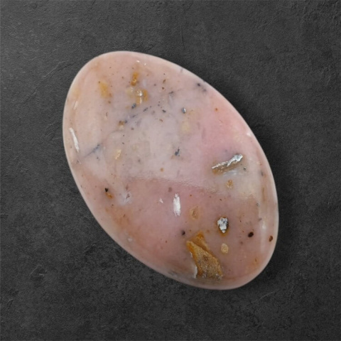 Opal różowy kaboszon 32x21 mm nr 109