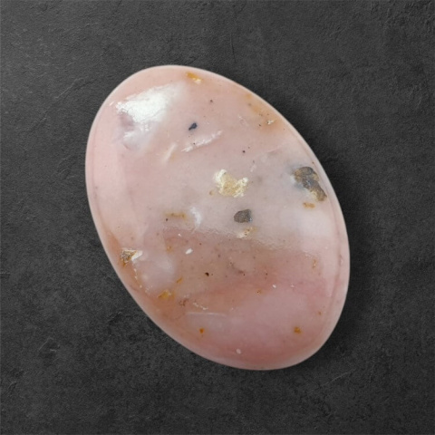 Opal różowy kaboszon 32x22 mm nr 55