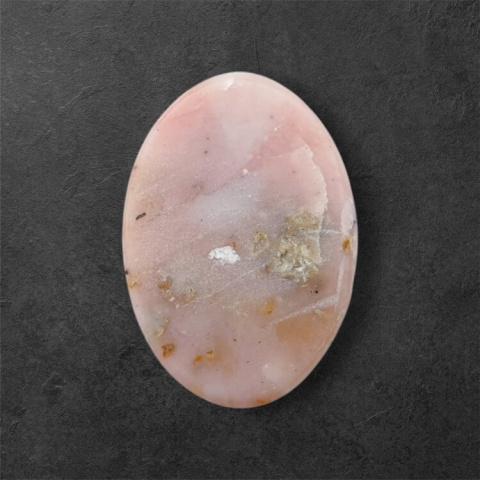 Opal różowy kaboszon 32x22 mm nr 55