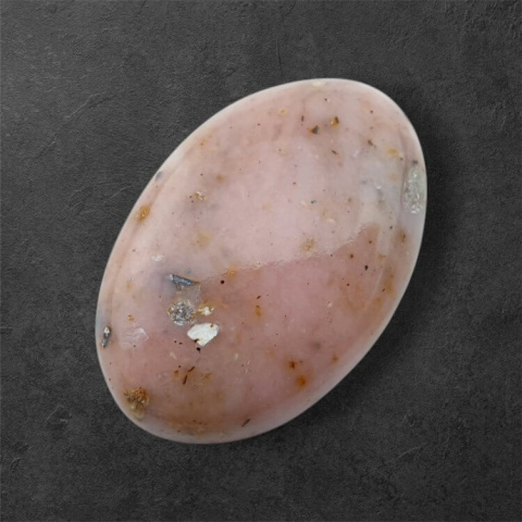 Opal różowy kaboszon 32x22 mm nr 84