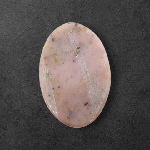 Opal różowy kaboszon 32x22 mm nr 84