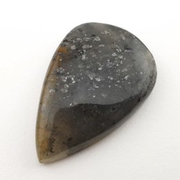 Czarny kamień słoneczny kaboszon ~36x24 mm nr 15