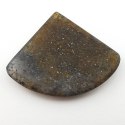 Czarny kamień słoneczny kaboszon 46x37 mm nr 17