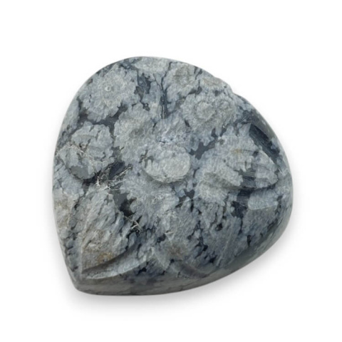 Obsydian śnieżny kaboszon carving 24x24 mm nr 7