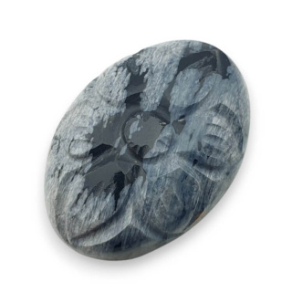 Obsydian śnieżny kaboszon carving 27x18 mm nr 16